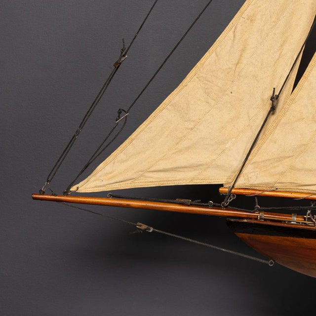 Large Vintage English Gaff Rigged Pond Yacht, 1930 For Sale - Image 13 of 18