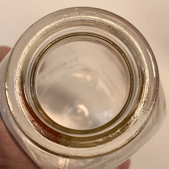 Circa 1940s Pet & Kainz Dairy Glass Pint Milk Bottles – Pair For Sale In Louisville - Image 6 of 12