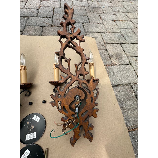 1990s Roberto Giovannini Art. 1170 Ramage Italian Carved Wood Two - Light Sconces - a Pair For Sale In Philadelphia - Image 6 of 10