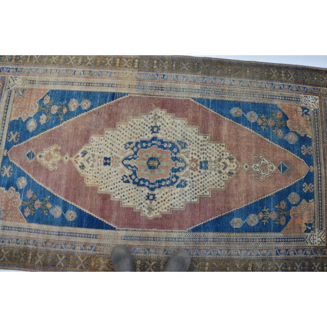 Rose Hand Knotted Oushak Turkish Carpet For Sale - Image 8 of 11