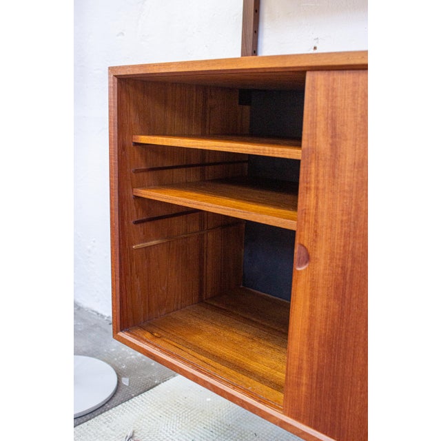 Mid-Century Royal Wall Shelving System in Teak by Poul Cadovius for Cado, 1960s For Sale - Image 11 of 18