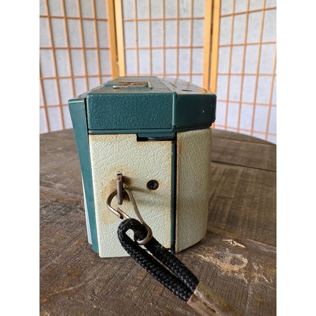 Mid-Century Modern Vintage Kodak Hawkeye Instamatic Camera – Mid Century American Film Camera in Sage Green & Cream For Sale - Image 3 of 8