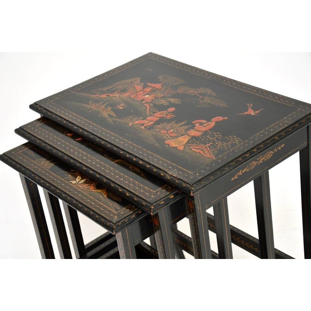 Antique Edwardian Lacquered Chinoiserie Nesting Tables, 1900, Set of 3 For Sale - Image 10 of 12