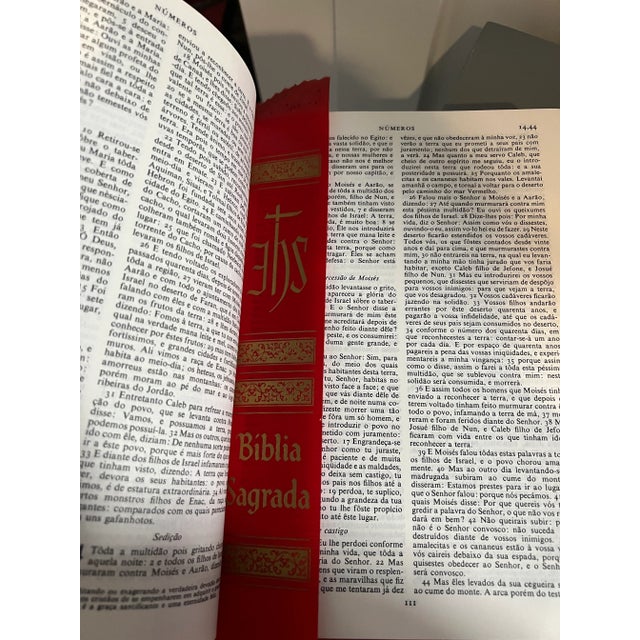 1974 Biblia Sagrada in Portuguese Beautiful Condition For Sale - Image 10 of 12