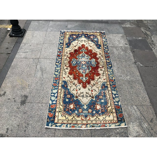 1960s Turkish Oushak Wool Rug For Sale - Image 10 of 10