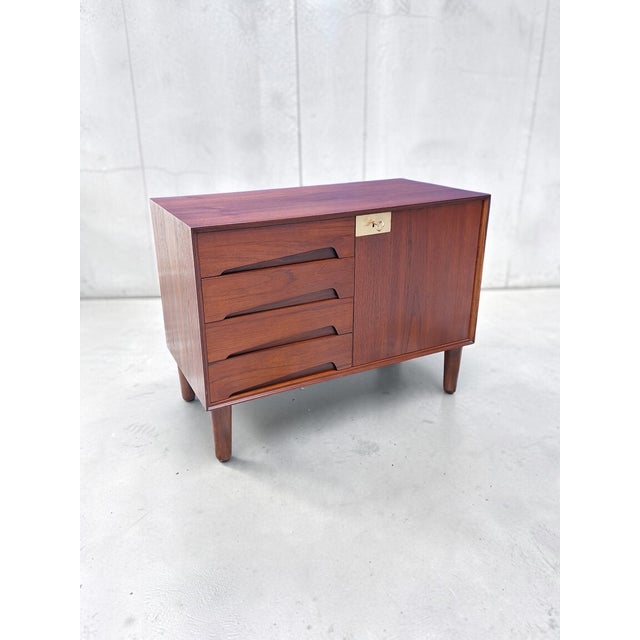 Brown Small Walnut Sideboard with Drawers, Italy, 1960s For Sale - Image 8 of 8