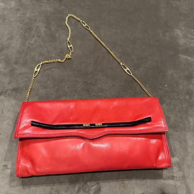 1980s Red Leather and Brass Chain Italian Shoulder Bag For Sale - Image 9 of 12