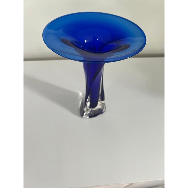 Art Deco Vintage 1991 Signed Winfisky Cobalt Blue Cased Art Glass Trumpet Vase - 8" For Sale - Image 3 of 5