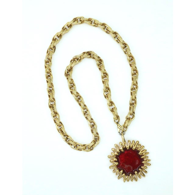 Jomaz Gold Plated Sunburst Pendant Chain Link Necklace c.1970 For Sale - Image 12 of 12
