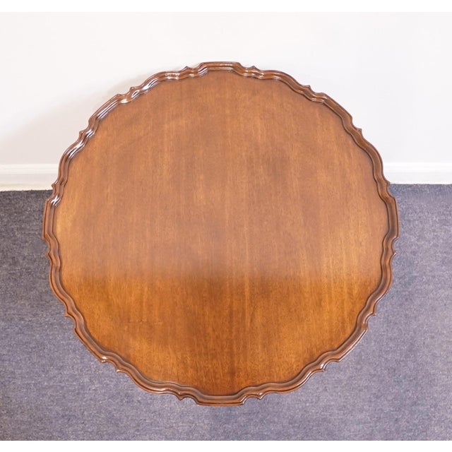 Henredon Henredon Furniture Historical Natchez Collection Solid Mahogany Traditional 29" Round Pie Crust Tilt-Top Accent End Table 1-2-28/96 For Sale - Image 4 of 14
