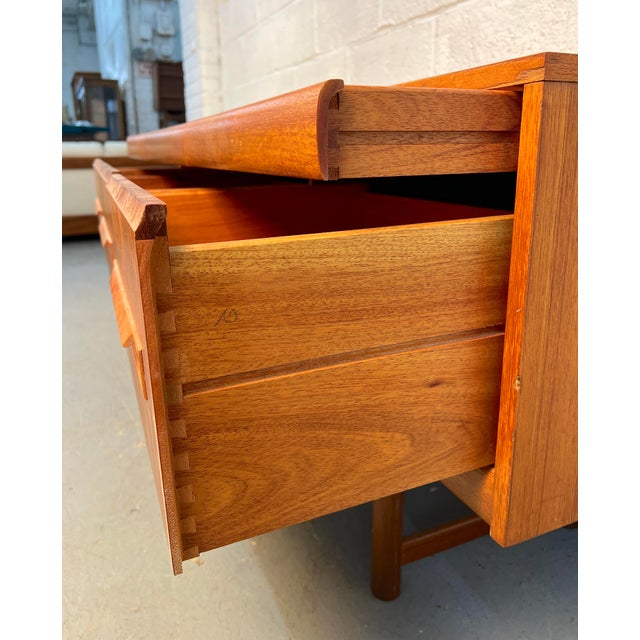 Mid 20th Century Modern Teak Server by Elliotts of Newbury For Sale - Image 10 of 13