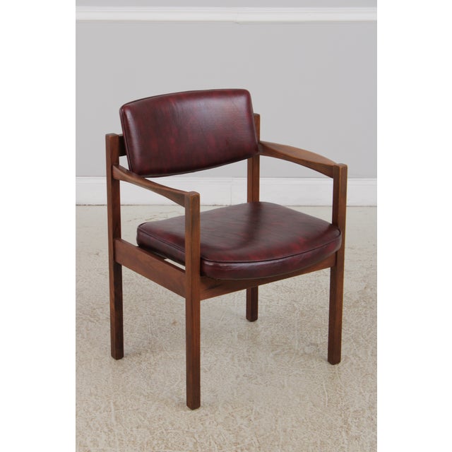 Pair of Jens Risom Mid Century Modern Walnut Armchairs For Sale In Philadelphia - Image 6 of 16