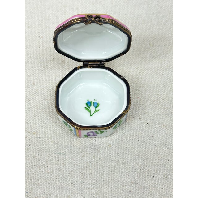 Limoges, France Vintage Octagonal Limoges Box For Sale - Image 4 of 9