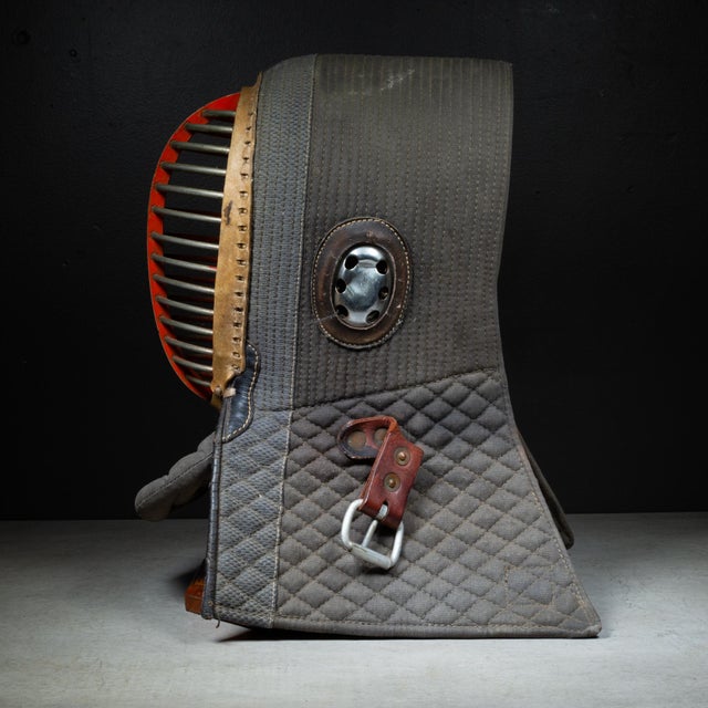 Vintage KuSakura Japanese Kendo Armor Mask c.1960-1980 For Sale - Image 4 of 9