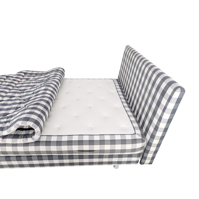 Luxuria Firm Double Bed from Hästens For Sale - Image 12 of 17