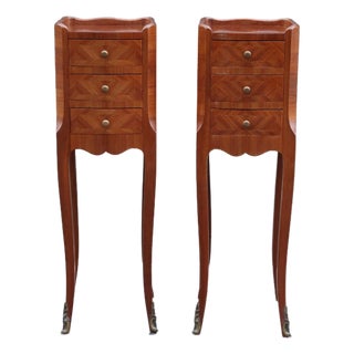 1930s Very Elegant Set of Two Narrow Rosewood French Louis XV Style Side Tables Nightstands. For Sale