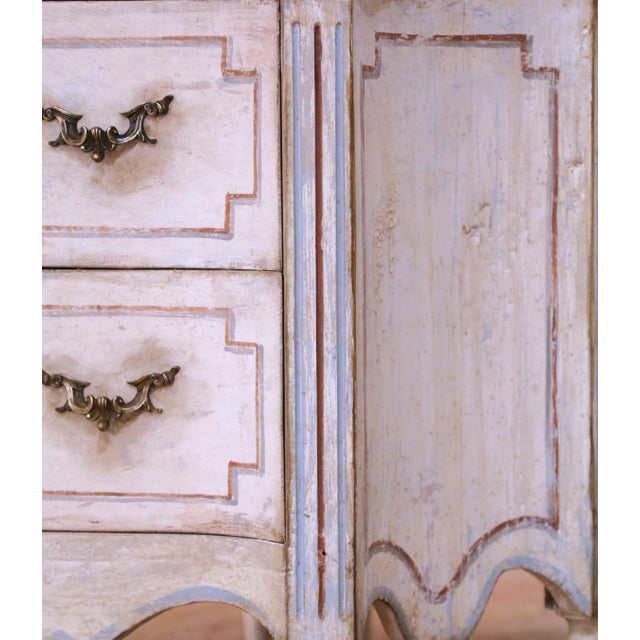 Pair of Early 20th Century French Louis XVI Revival Painted Nightstands Chests For Sale In Dallas - Image 6 of 14