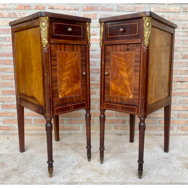 1940s Pair of French Empire Style Wood Nightstands With Inlay and Bronze Mounts For Sale - Image 6 of 11