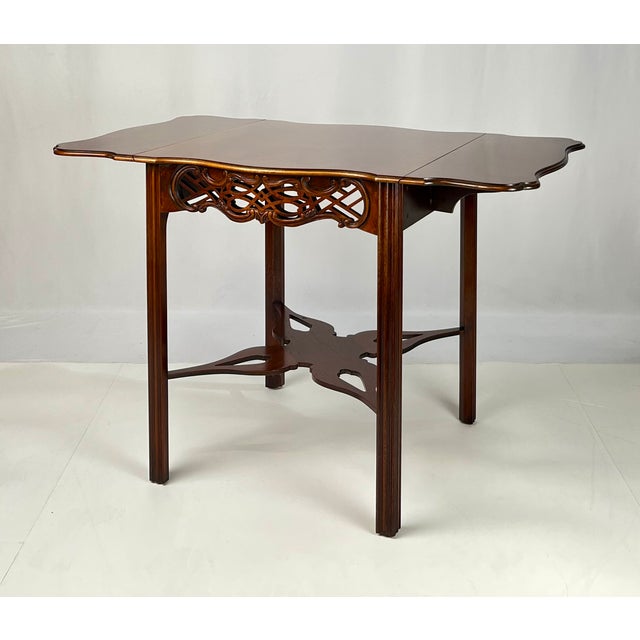 Chippendale Vintage Baker Furniture Historic Charleston Chippendale-Style Mahogany Pembroke Drop-Leaf Table For Sale - Image 3 of 18