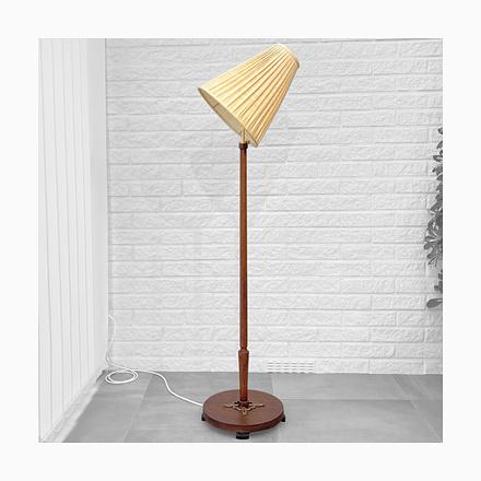 Floor Lamp in Birch and Brass from Nybro Svarveri, Sweden, 1940s For Sale - Image 14 of 14