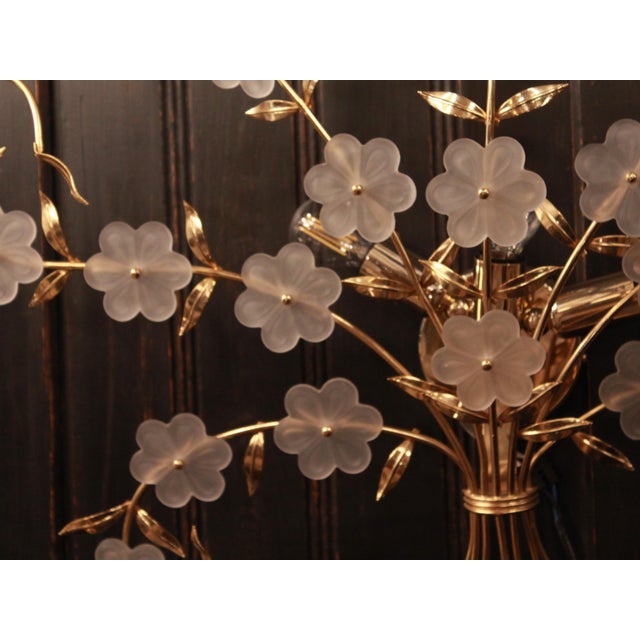1980s Large Wall Sconce with 20 Murano Glass Flowers and 3 Lights, 1980s For Sale - Image 5 of 6