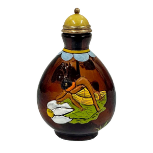 Chinese Overlaid Peking Glass Snuff Bottle With Scoop