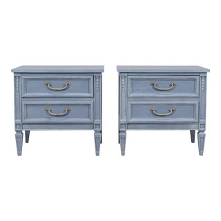 Vintage Pair of Mid Century Gray Nightstands For Sale