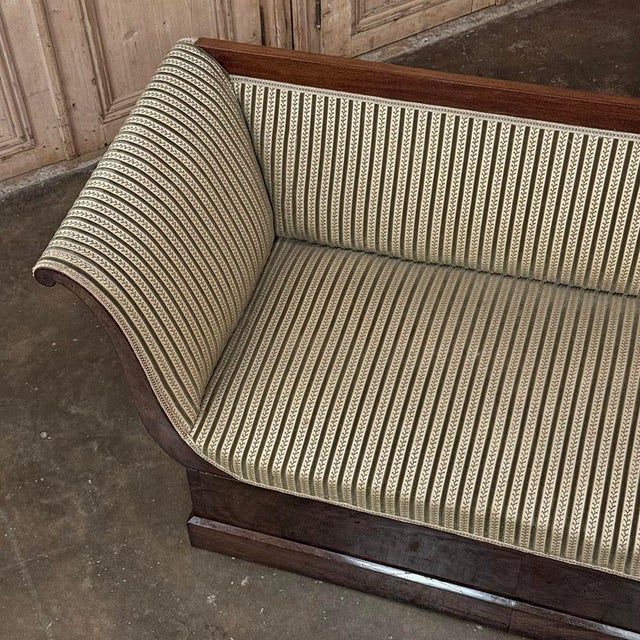 Early 19th Century French Charles X Mahogany Sofa ~ Canape For Sale - Image 16 of 18