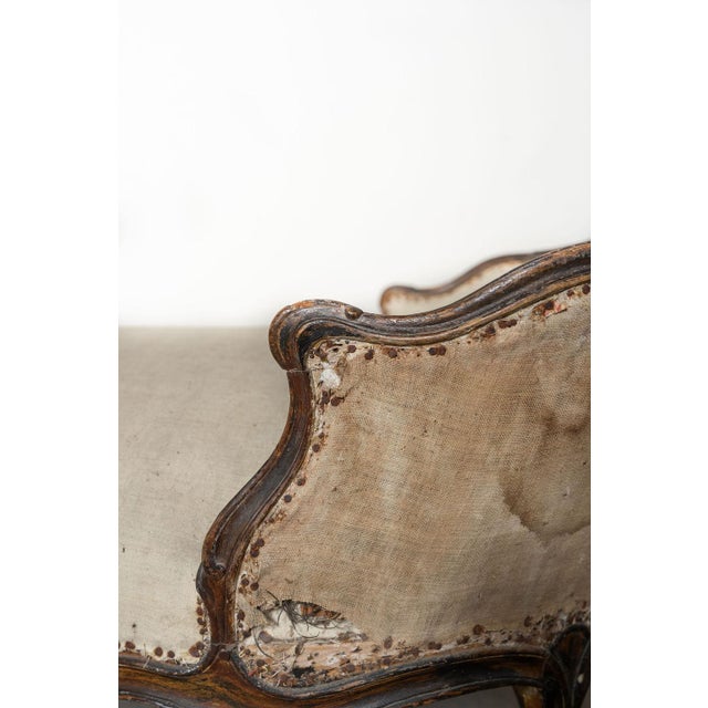 Antique French Louis XV Duchesse en Bateau Chaise Longue For Sale - Image 9 of 14