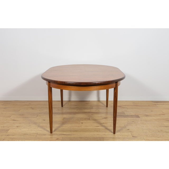 Mid-Century Oval Teak Extending Dining Table from G-Plan, United Kingdom, 1960s For Sale - Image 4 of 18