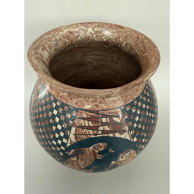 Late 20th Century Vintage Mata Ortiz Ceramic Pot For Sale - Image 5 of 9