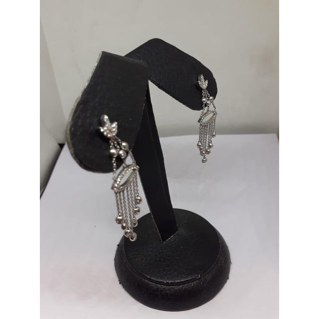 this is an amazing earring with diamond : 0.82 carats gold : 9.056 gms