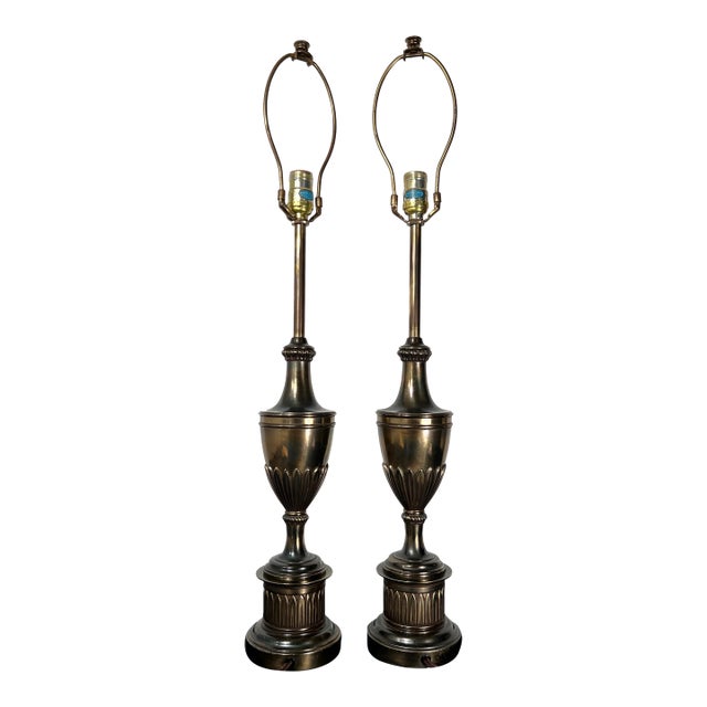 1960s Stiffel Hollywood Regency Architectural Brass Urn Lamps - Pair For Sale