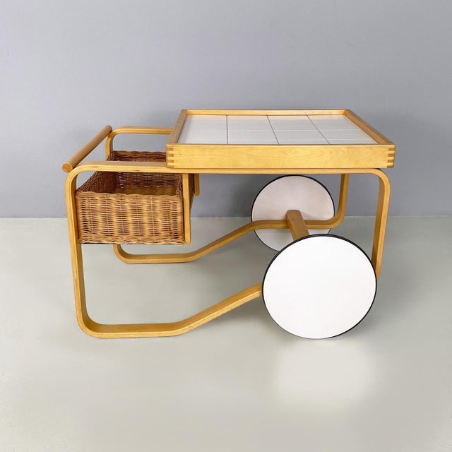 Artek Modern Finnish Wood, Wicker Cart Tea Trolley 900 attributed to Alvar Aalto for Artek, 1970s For Sale - Image 4 of 18