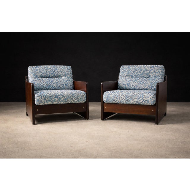 Mid-Century Modern Pair of Armchairs in Brazilian Hardwood & Upholstered Fabric by Geraldo De Barros, 1970s For Sale - Image 3 of 10