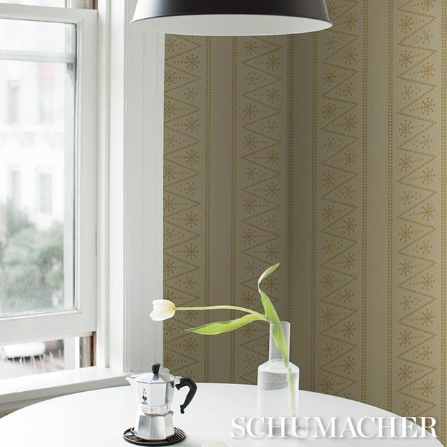 2020s Schumacher The Pearlies Wallcovering In Soft Gold For Sale - Image 5 of 6
