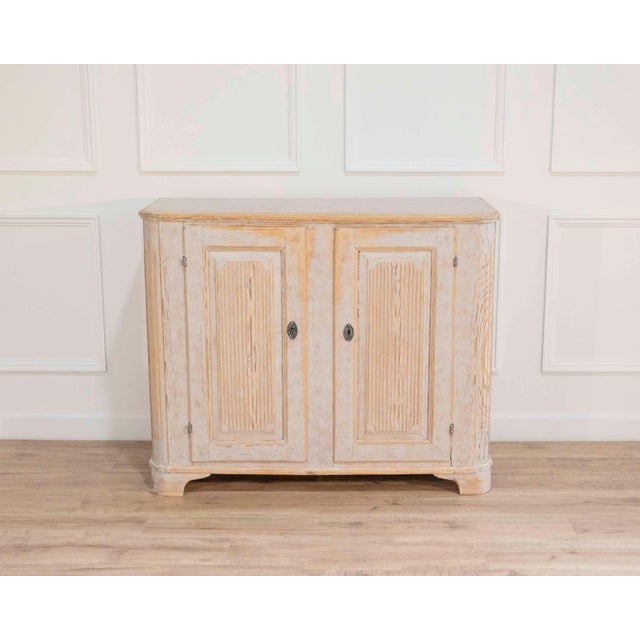 19th Century A period 2 door Gustavian buffet For Sale In Atlanta - Image 6 of 8