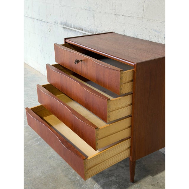 Mid-Century Modern Teak 4-Drawer Dresser With Raised Edges and Sculpted Pulls Danish Mid-Century Modern 1960s For Sale - Image 3 of 12