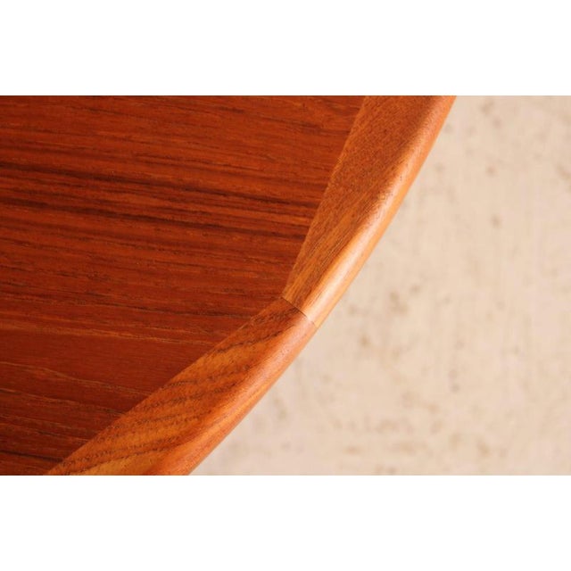 1960s Mid-Century Danish Extending Dining Table in Teak from VV Mobler, 1960s For Sale - Image 5 of 15