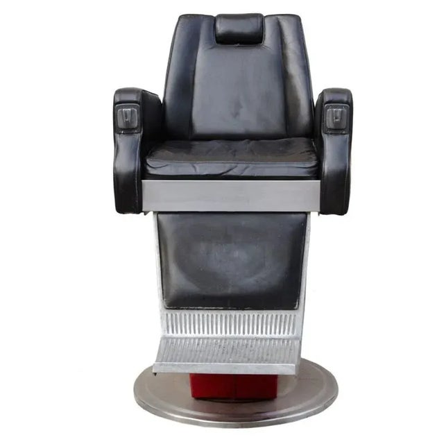 Vintage Industrial Italian Barber's Chair, 1980s For Sale - Image 3 of 14