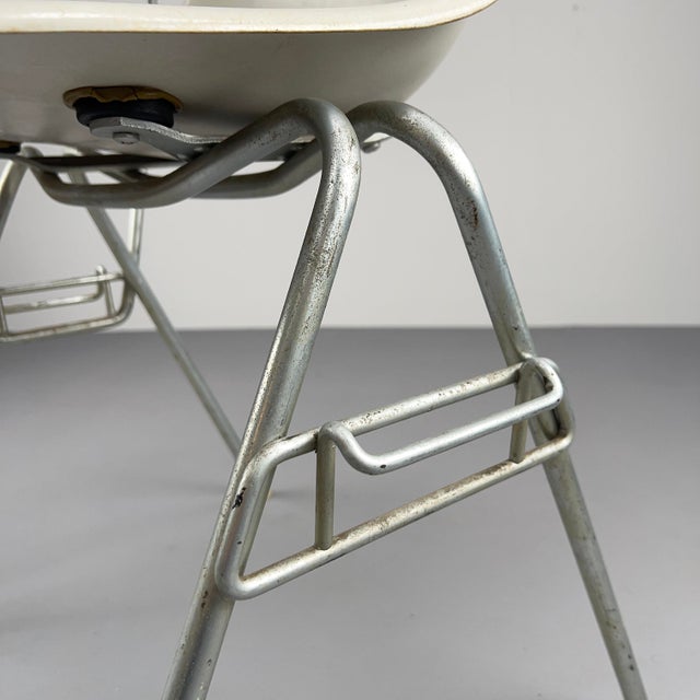 White Vintage Fiberglass Model DSS-TA Side Chair in White by Charles & Ray Eames for Herman Miller, 1950s For Sale - Image 8 of 14