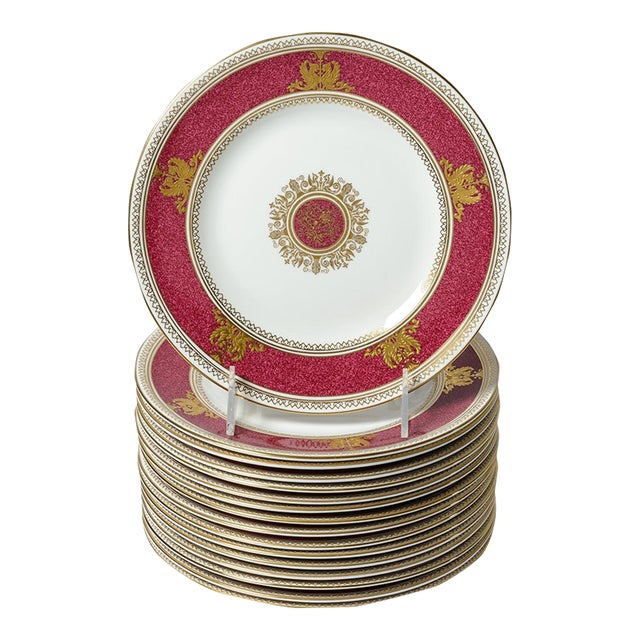 Vintage Wedgwood Ruby Gilt Encrusted Dessert or First Course Plates - Set of 16 For Sale