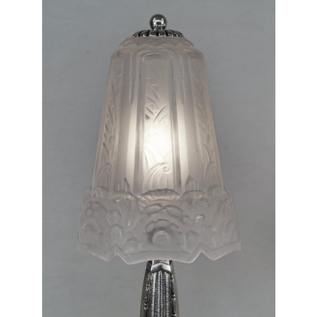 Metal Maynadier Pair of French Art Deco Floral Frosted Glass Table Lamps - 1930s For Sale - Image 7 of 12