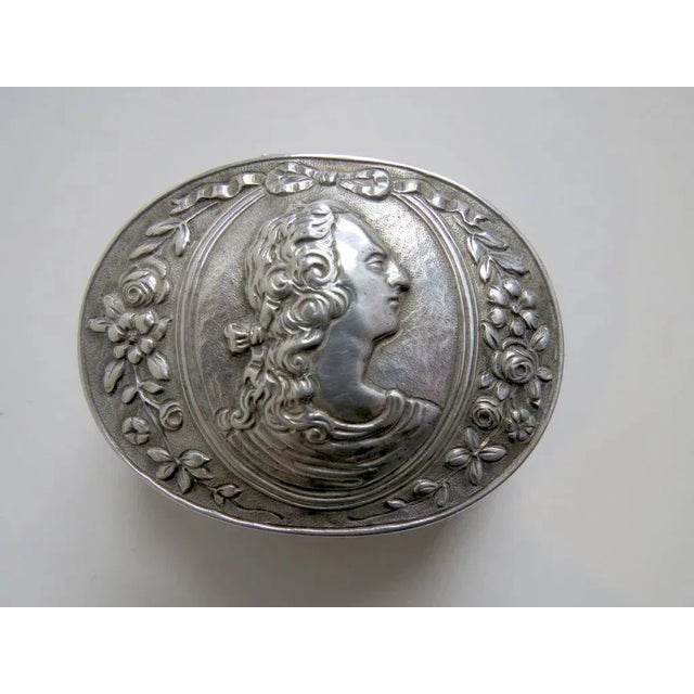 Silver Hanau Box with Man's Profile Hallmarked For Sale - Image 9 of 9