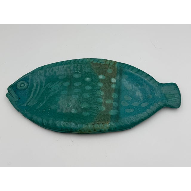 Green Midcentury Modern Pottery Decorative Fish Lucite Stand For Sale - Image 8 of 9