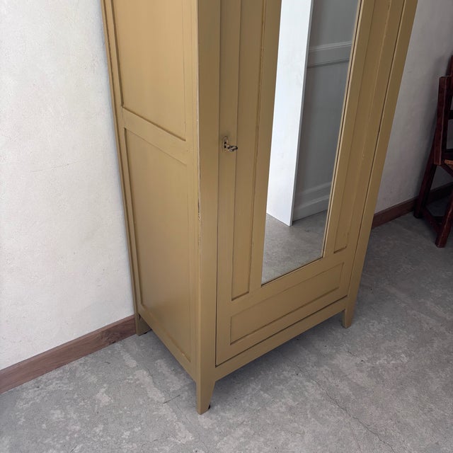 Wardrobe with Mirror in Whisky-Colored Wood, in Very Good conditions. Designed 1960 to 1969