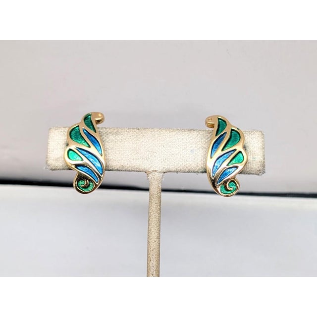 Mid-Century Modern Vintage 1960s Signed Napier Green & Blue Enamel Feather Clip Earrings-2 Pieces For Sale - Image 3 of 8