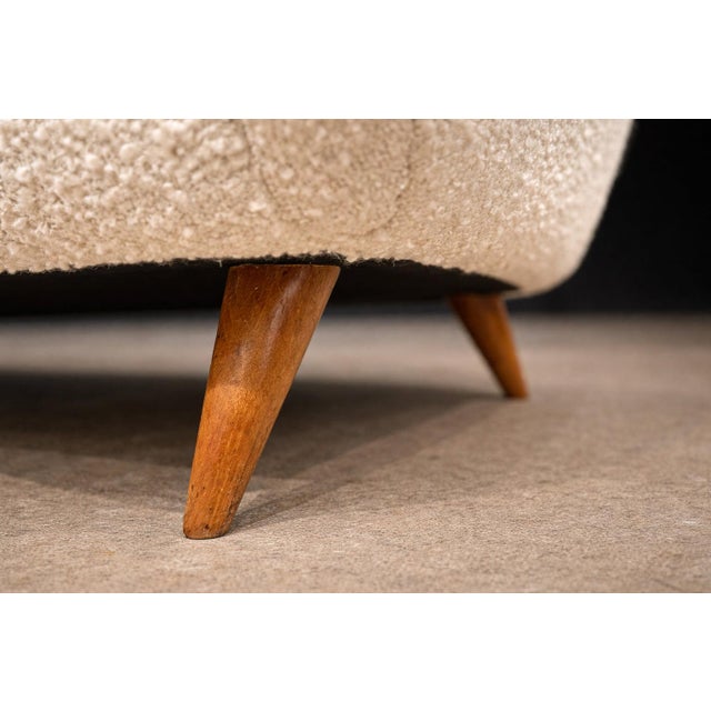 Wood Sofa in Hardwood and Off-White Bouclé by Giuseppe Scapinelli, Brazil, 1950s For Sale - Image 7 of 15