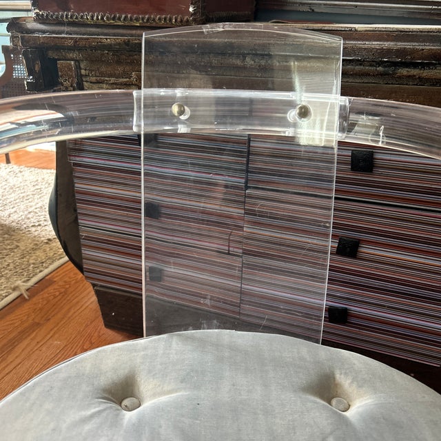 Transparent 1970s Mid-Century Modern Lucite Rolling Tub Chair – Muted Grey Velveteen For Sale - Image 8 of 11
