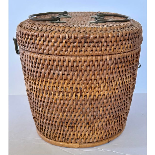 1920s Chinese Wicker and Brass Lunch Basket For Sale In San Francisco - Image 6 of 7